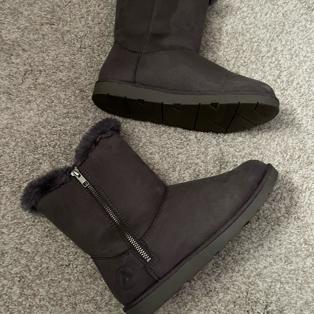 Airwalk Grey Faux Suede Boots Size 6